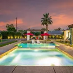 New Windsor Modern Retreat Pool Spa Volleyball