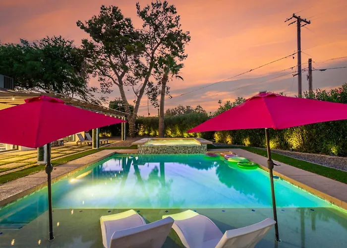 New Windsor Modern Retreat Pool Spa Volleyball
