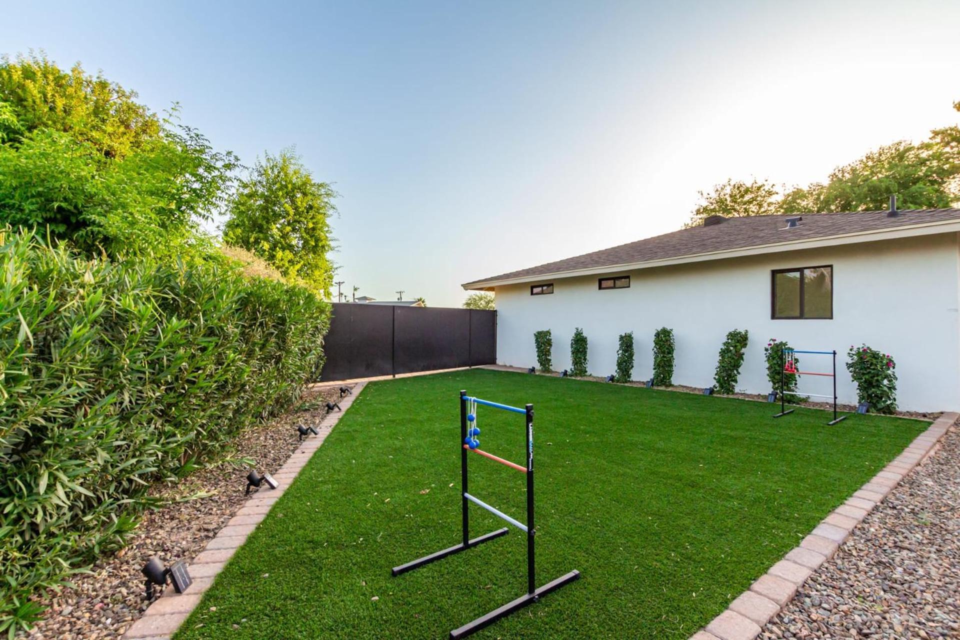 New Windsor Modern Retreat Pool Volleyball Holiday home *